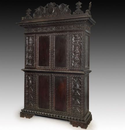 重要的两件式法尼家具，17世纪，帕尔马，艾米利亚
    