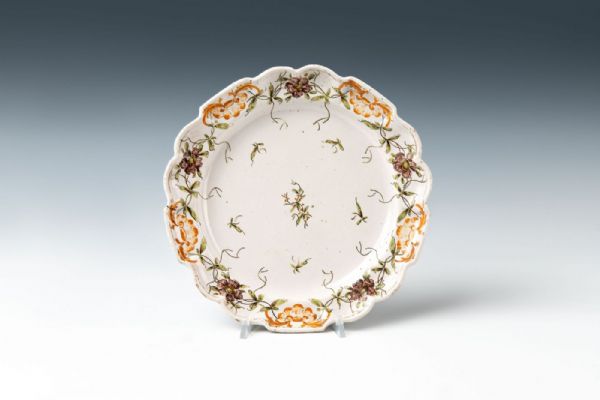Sassuolo majolica plate, 18th century, Dallari Manufactory, Pietro Lei