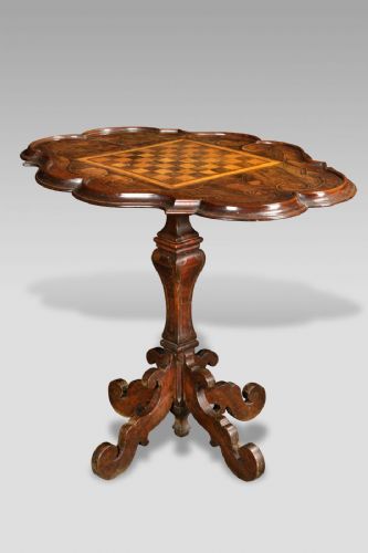Elegant Emilia table from the Marche region, 18th century