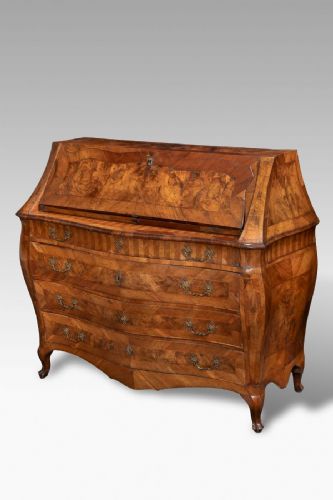 Important drop-front desk, Modena, 18th century