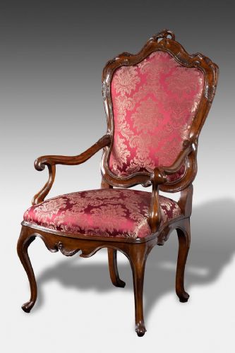 威尼斯胡桃木扶手椅18世纪
    
