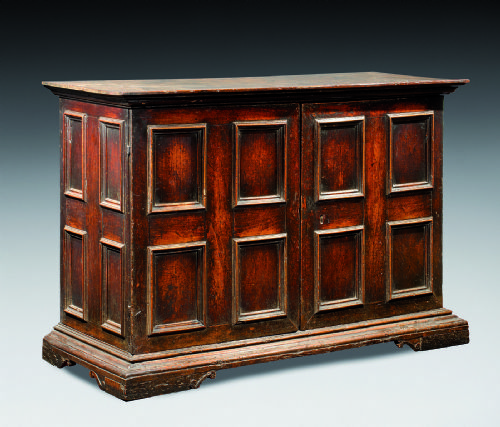 Important 17th century sideboard
    